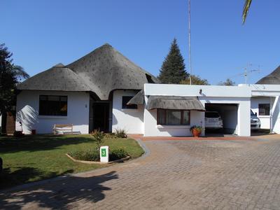Townhouse For Sale in Culemborg Park, Randfontein
