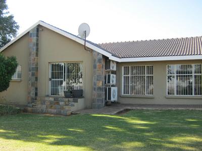 House For Sale in Avalonia Ah, Randfontein
