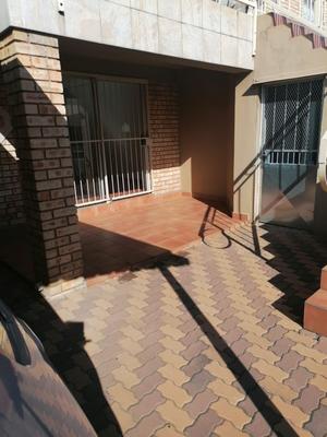 Apartment / Flat For Rent in Helikonpark, Randfontein