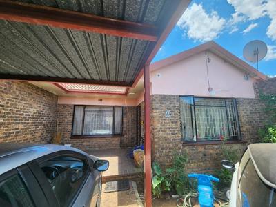 Townhouse For Sale in Randfontein Central, Randfontein