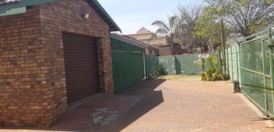 House For Sale in Eike Park, Randfontein