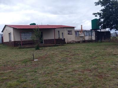 House For Sale in Vleikop Ah, Randfontein