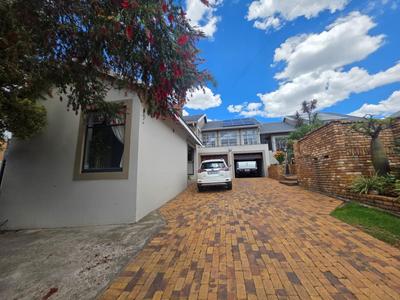 House For Sale in Rant En Dal, Krugersdorp