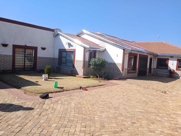 House For Sale in Eike Park, Randfontein